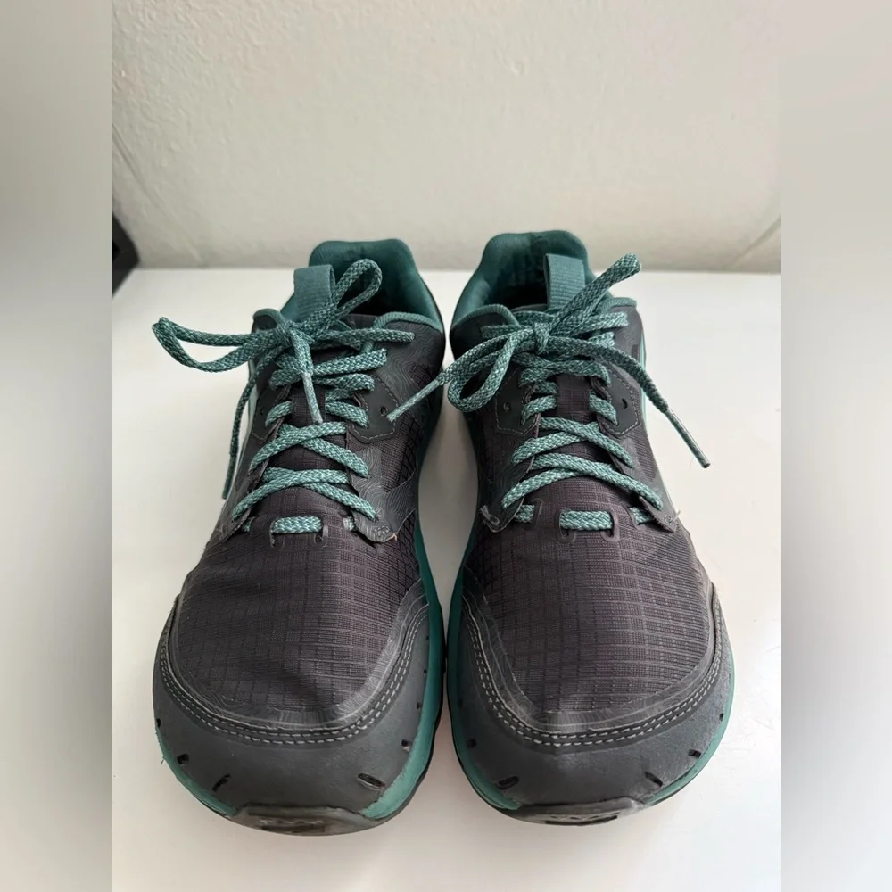 Altra lone peak 6 Women size 9.5 Charcoal and Turquoise Running Shoes